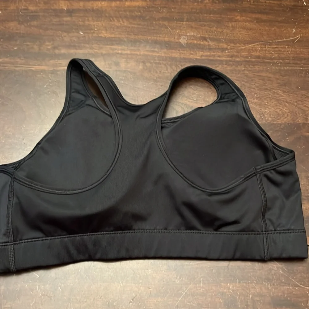 Nike Black Performance Sports Bra Intimates gently used no flaws has padding